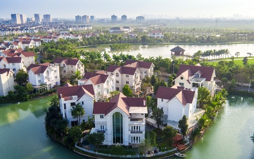Vinhomes Riverside — đối diện dự án