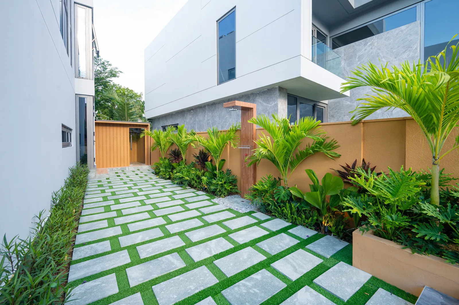 Sun Flower Villa — 4 Bedroom (410 m²) - photo 31