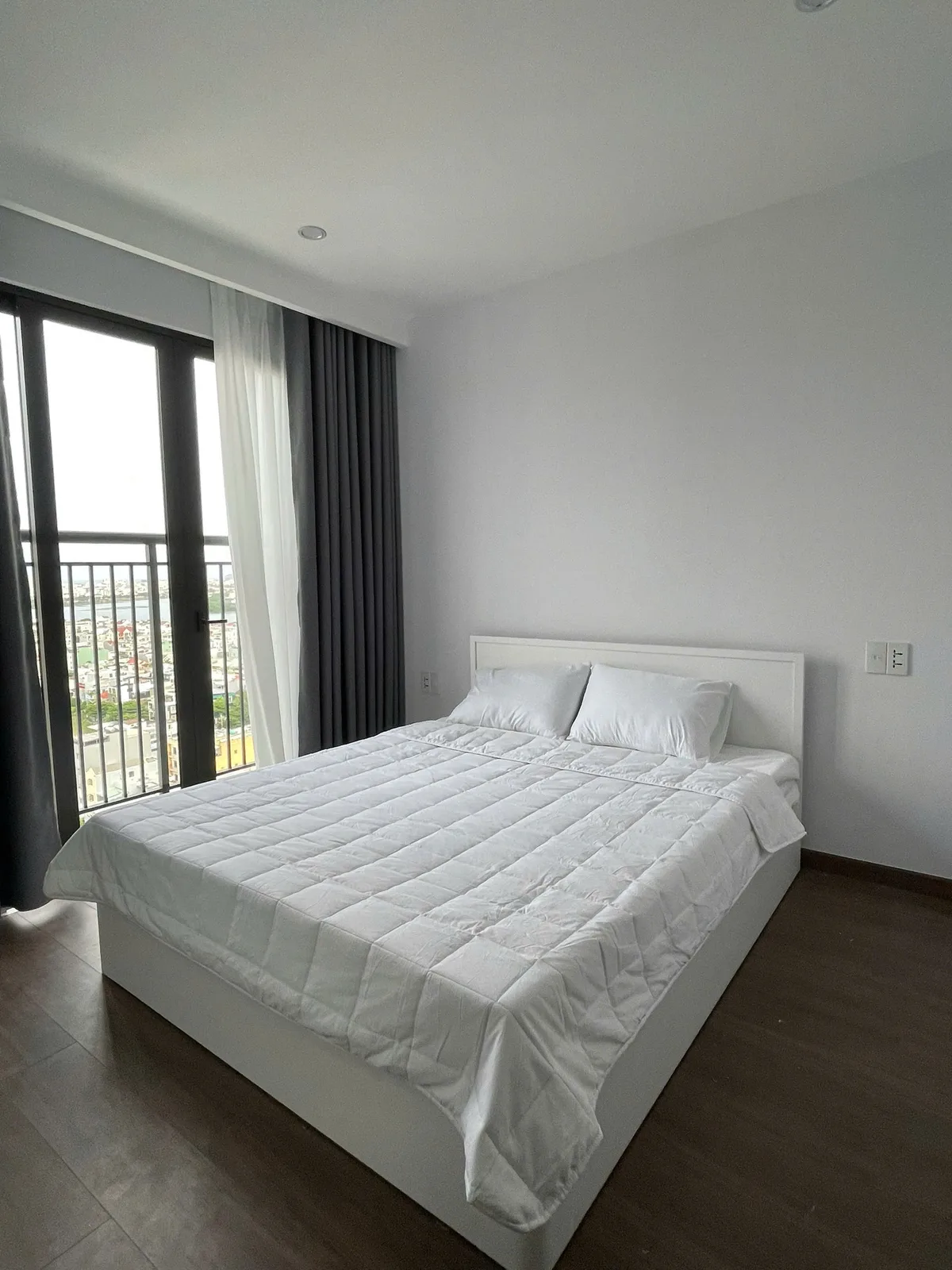 Vista Residence — 17th Floor Corner 2BR, River View - photo 11