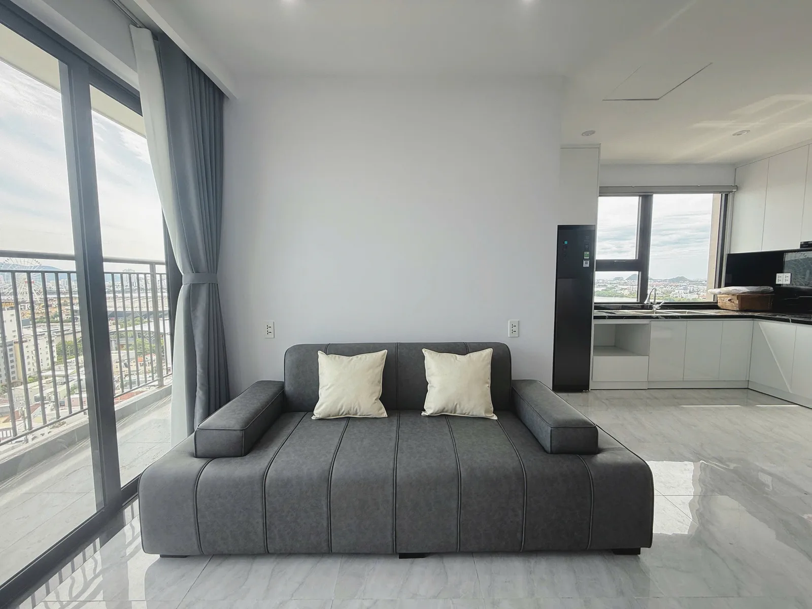 Vista Residence — 17th Floor Corner 2BR, River View - photo 4